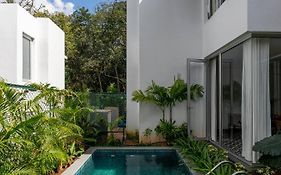 La Avila By The Blue Kite - 2 Bhk Villas Near Morjim Beach & Thalassa With Private Pool, Kitchen, Balcony & Security